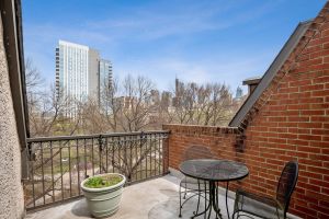 Stunning Townhouse with 2 CAR GARAGE!