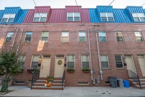 Stunning 5 yrs young townhome!