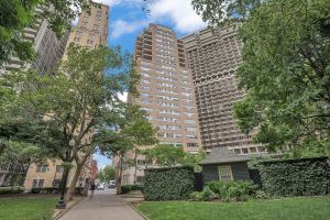 Elegant Condo with 2 Terraces facing the Park!