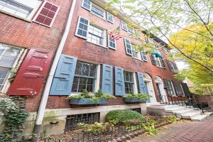 Flexible floor plan townhome!