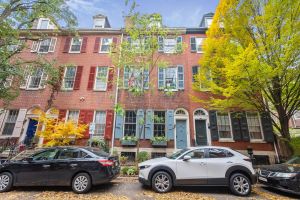 Flexible floor plan townhome!