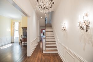 Beautiful Townhouse with 2 Car GARAGE and Elevator