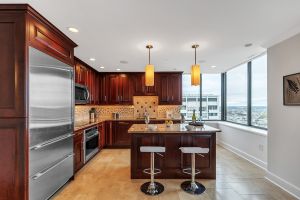 Elegant 2 bedroom with sunset views!